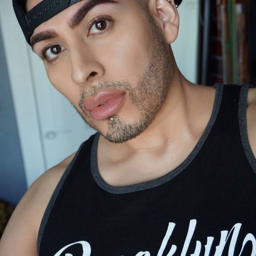 Meet your Posher, Tobi